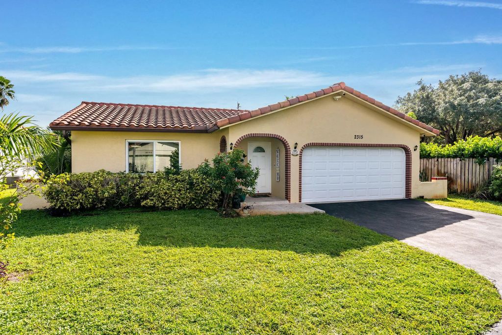 2315 Nw 98th Lane, Coral Springs