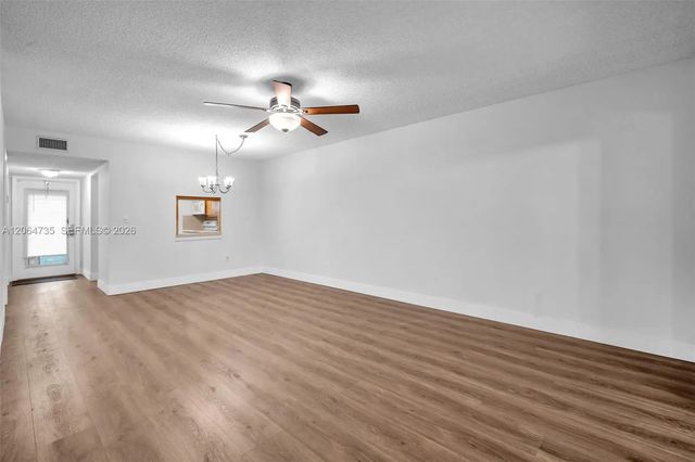 4 of 27 - 301 Nw 76th Avenue #102, Margate, FL