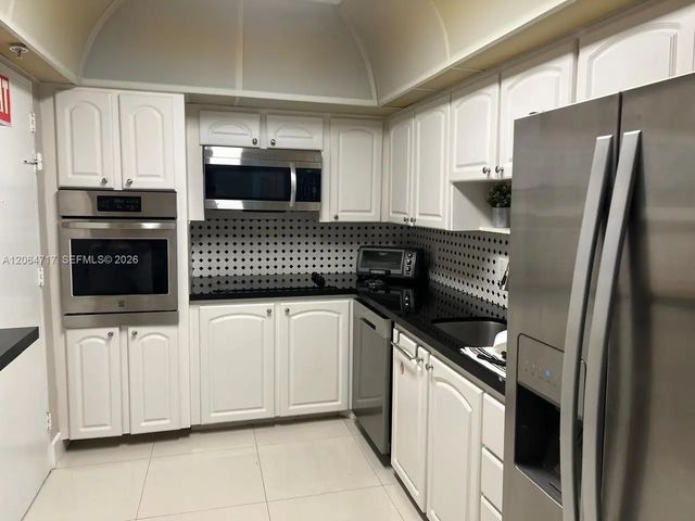 3 of 11 - 3801 S Ocean Drive #3x, Hollywood, FL