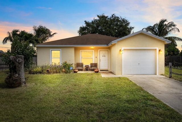 2 of 31 - 913 Se Forrest Park Drive, Stuart, FL