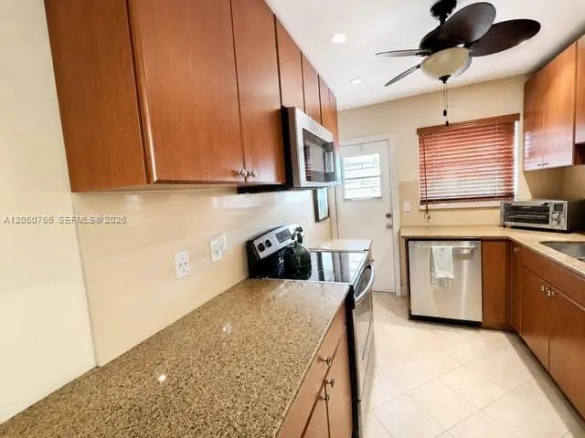 3600 Harrison Street #16b, Hollywood