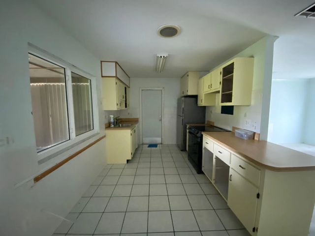 5 of 21 - 3161 Sw Landale Boulevard, Port St. Lucie, FL