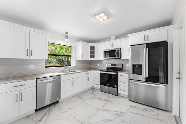 3 of 28 - 4670 Laurel Tree Road #a, Boynton Beach, FL