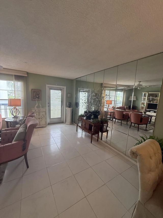3 of 16 - 407 Greenbrier A, West Palm Beach, FL