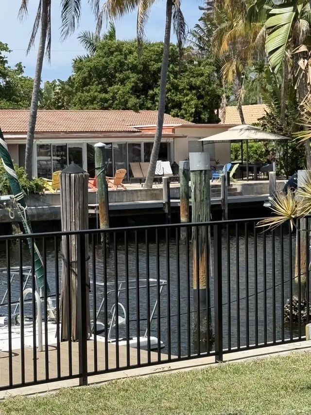 4 of 34 - 11 Sunset Lane, Lauderdale-By-The-Sea, FL