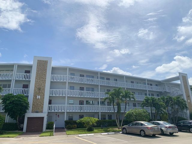 4 of 49 - 1040 Newport H #1040, Deerfield Beach, FL