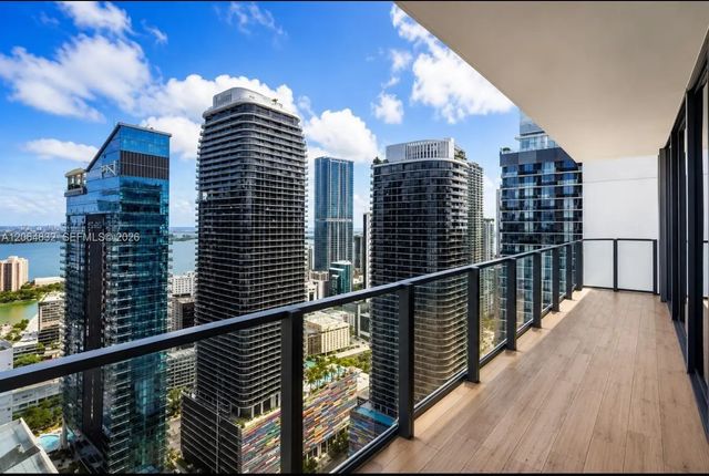 5 of 12 - 88 Sw 7th Street #3709, Miami, FL