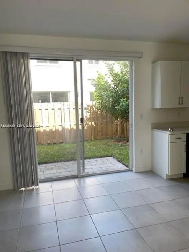 3 of 12 - 2435 Se 11th Street, Homestead, FL
