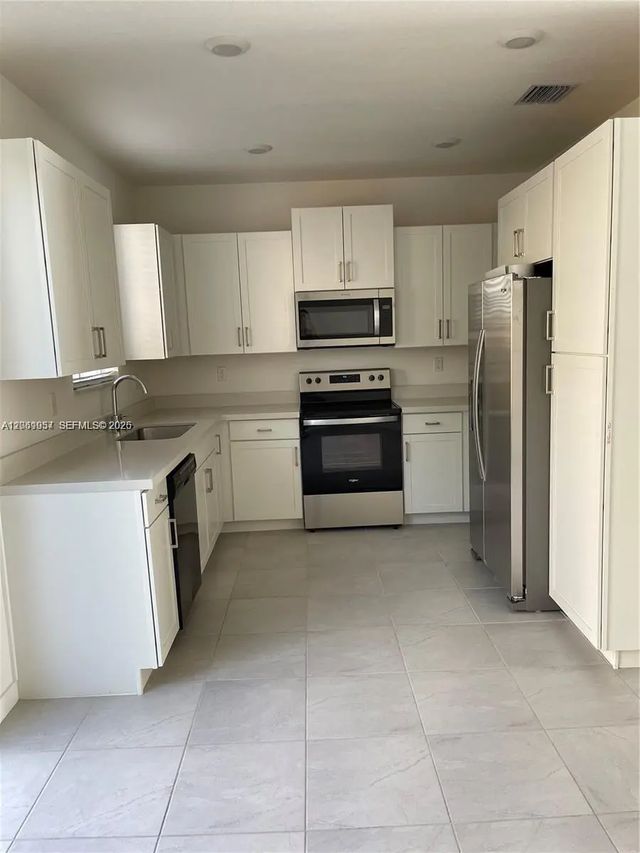 4 of 12 - 2435 Se 11th Street, Homestead, FL