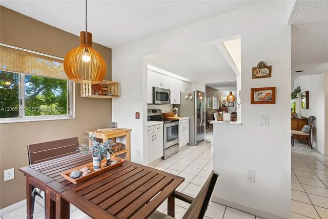 5 of 15 - 900 Sw 142nd Avenue #301l, Pembroke Pines, FL