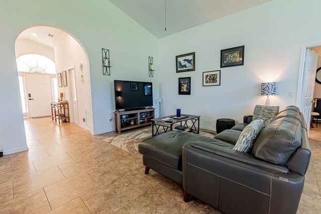 3 of 30 - 442 Sw Fairway Vista, Port St. Lucie, FL