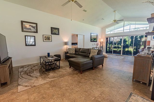 4 of 30 - 442 Sw Fairway Vista, Port St. Lucie, FL