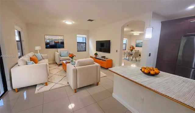 4 of 11 - 10229 Nw 87th Terrace, Doral, FL