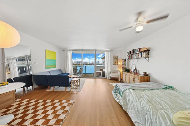 4 of 19 - 1200 West Avenue #1502, Miami Beach, FL