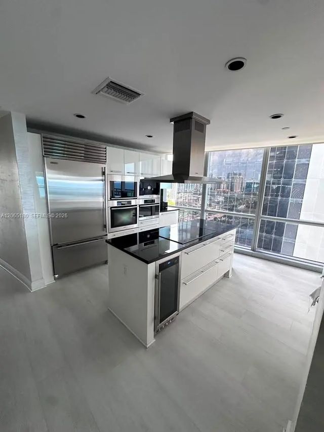 5 of 17 - 17121 Collins Avenue #1208, Sunny Isles Beach, FL