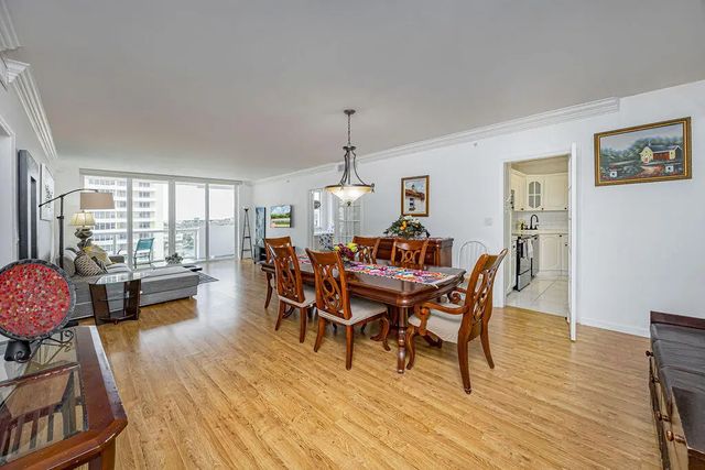 3 of 45 - 5601 Collins Avenue #816, Miami Beach, FL