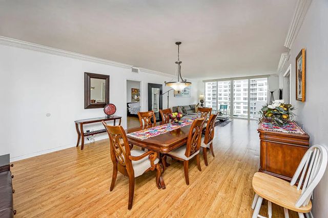 4 of 45 - 5601 Collins Avenue #816, Miami Beach, FL