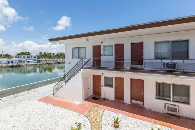 8210 Byron Avenue, Miami Beach
