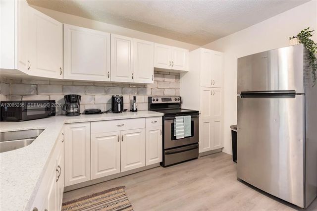 2 of 26 - 20 Se 13th Terrace, Dania Beach, FL