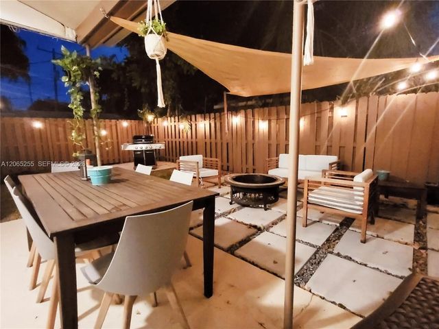 5 of 26 - 20 Se 13th Terrace, Dania Beach, FL