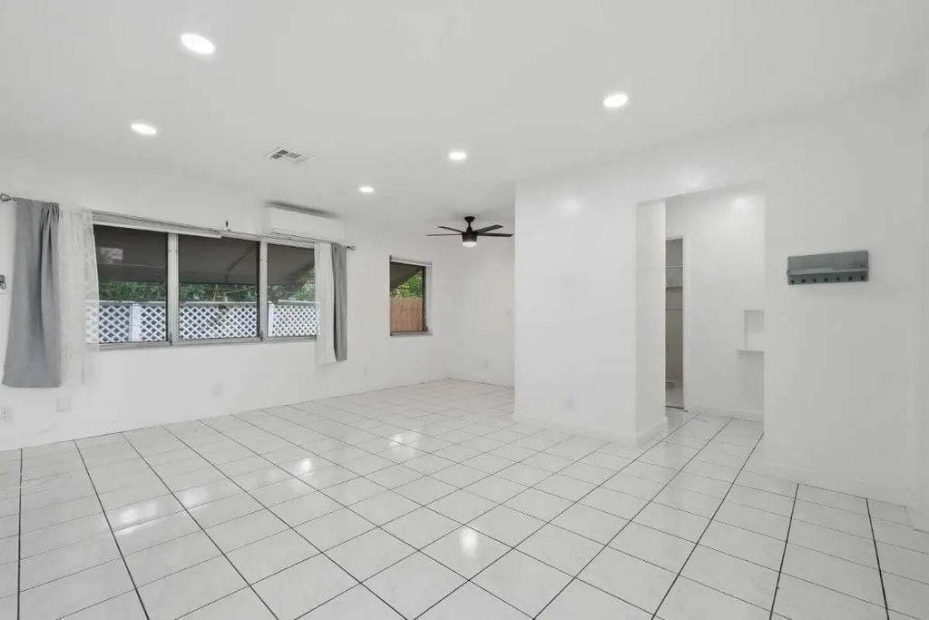 1201 N Victoria Park Road #1203, Fort Lauderdale