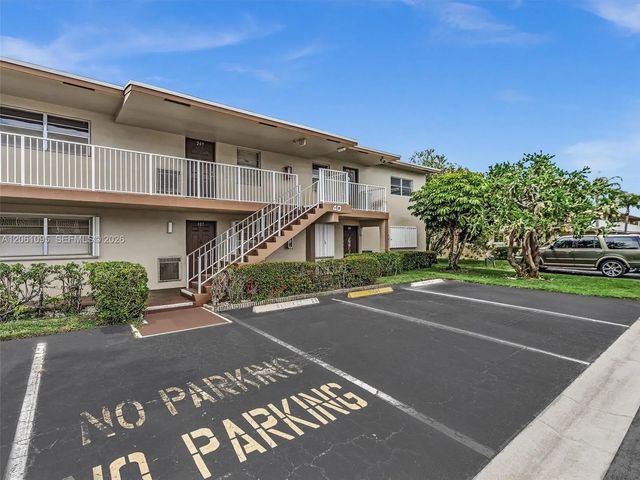 3 of 51 - 551 Nw 76th Terrace #208, Margate, FL