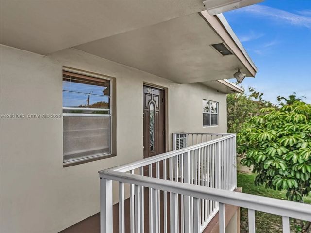4 of 51 - 551 Nw 76th Terrace #208, Margate, FL