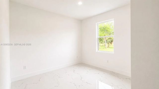 3 of 9 - 3052 S Beechwood Circle, LaBelle, FL