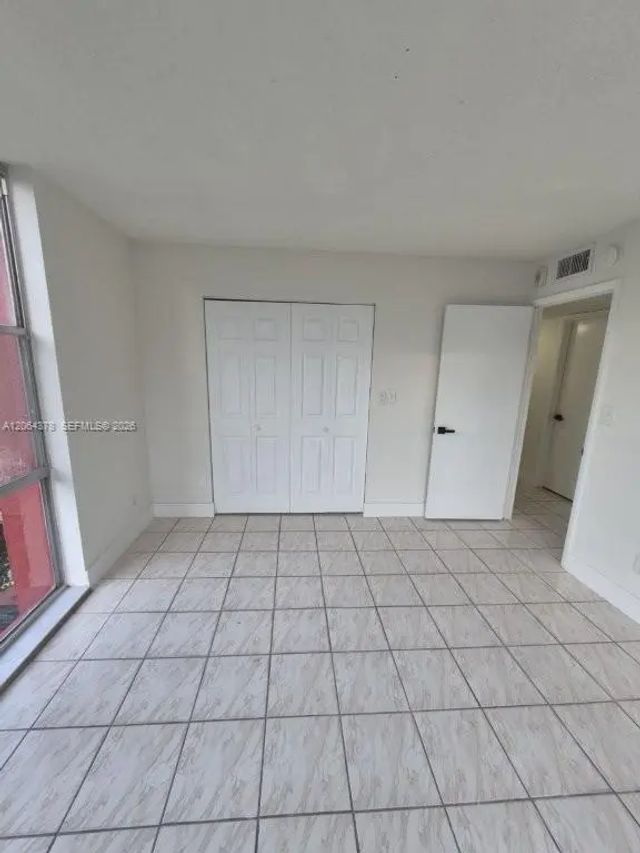 5 of 9 - 1750 W 46th Street #331, Hialeah, FL