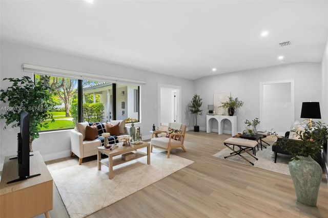 4 of 24 - 9350 Ne 9th Place, Miami Shores, FL