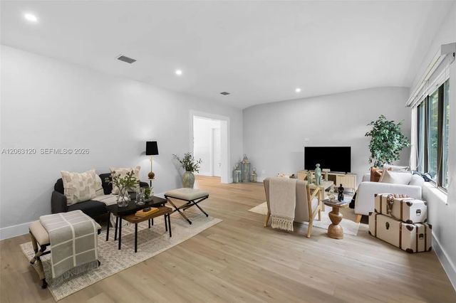 5 of 24 - 9350 Ne 9th Place, Miami Shores, FL