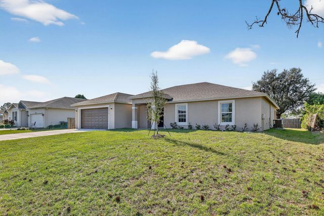 2 of 34 - 2826 Sw South Calabria Circle, Port St. Lucie, FL