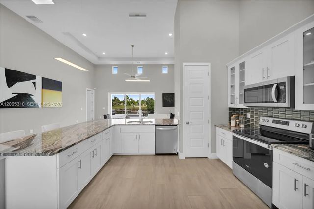 4 of 6 - 1425 Sw 24th, , FL