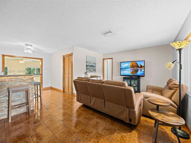 4 of 25 - 2841 Nw 69th Court, Fort Lauderdale, FL