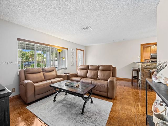 5 of 25 - 2841 Nw 69th Court, Fort Lauderdale, FL