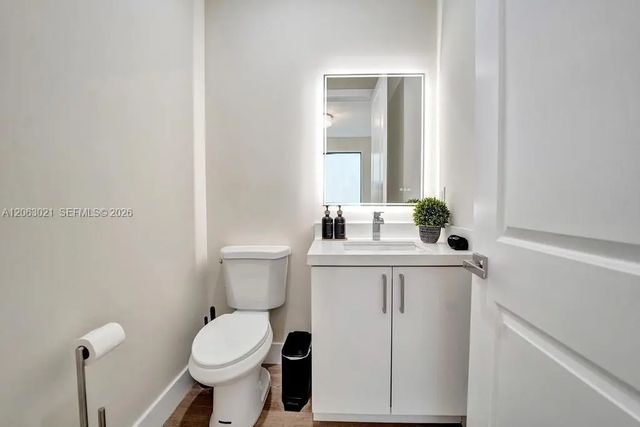 4 of 36 - 1103 Ne 16th Terrace #1, Fort Lauderdale, FL