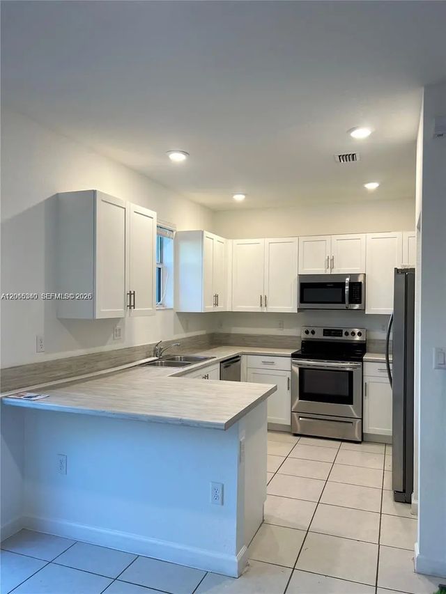 3 of 11 - 1211 Se 27th Terrace, Homestead, FL