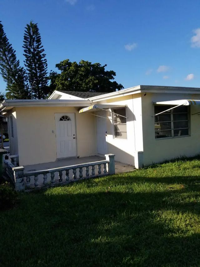 2 of 6 - 4934 Nw 55th Street, Tamarac, FL