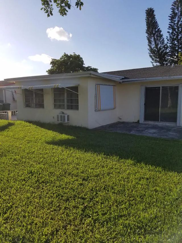 3 of 6 - 4934 Nw 55th Street, Tamarac, FL