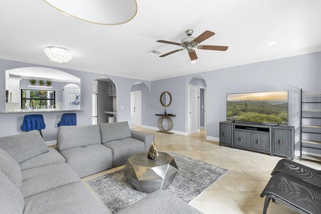 11397 Pond View Drive #e202, Wellington