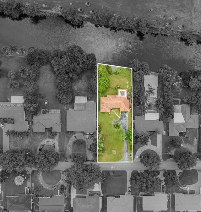 400 Nw 87th Street, El Portal