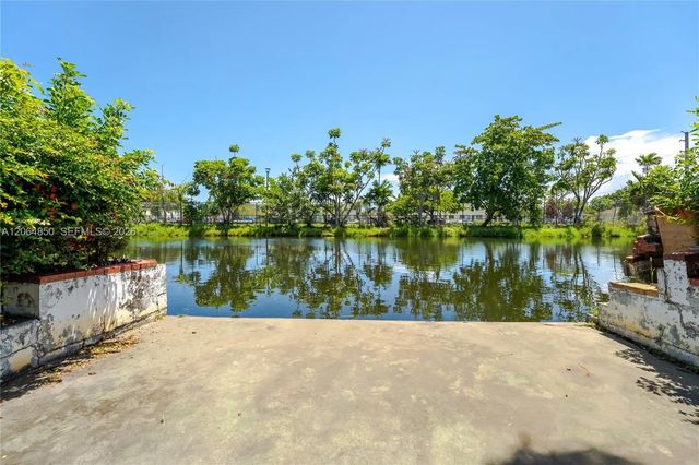 3 of 9 - 400 Nw 87th Street, El Portal, FL