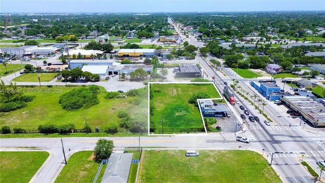 4 of 11 - 2230 Nw 76th Street, Miami, FL