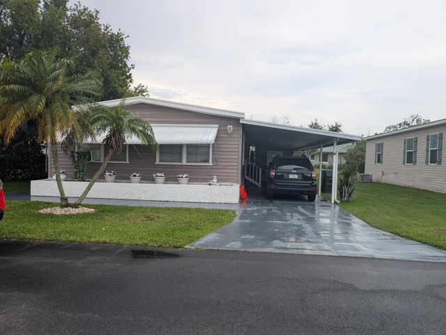 32 Manor Drive, Fort Pierce