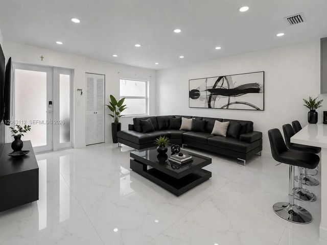 3 of 38 - 165 Sw 113th Court, Sweetwater, FL