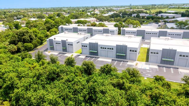 3 of 12 - 861 Ne Industrial Boulevard #12, Jensen Beach, FL