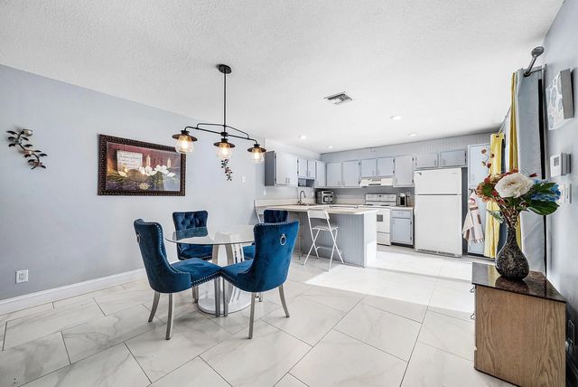 4 of 31 - 2616 Se 5th Circle #d, Boynton Beach, FL