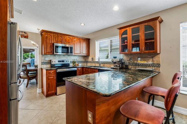 4 of 37 - 2006 Nw 182nd Avenue, Pembroke Pines, FL