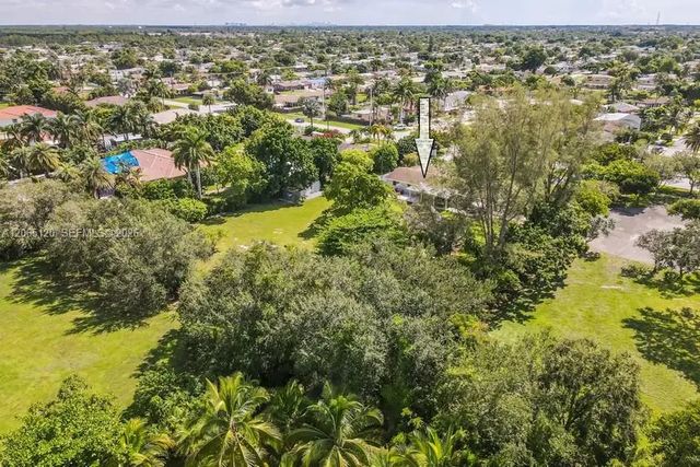 2 of 18 - 18900 Sw 127th Avenue, Miami, FL