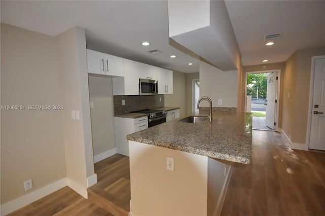 4 of 31 - 853 Nw 80th Terrace #2, Plantation, FL